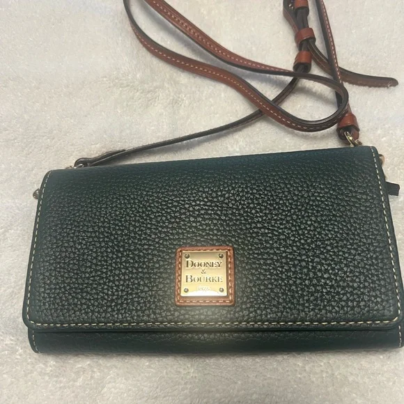 Dooney & Bourke Green Pebble Leather Crossbody Wallet - Picture 1 of 3